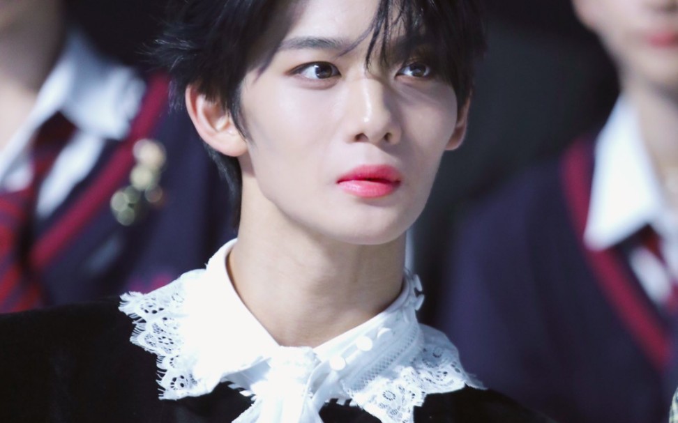 【裴珍映】帅哥鲨我 4k直拍movie star (remix)191116 v-live awards