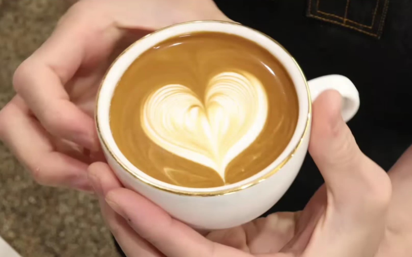 3Dotcoffee咖啡店日常中字230113|朴巴里Park Bari cafevlog|练习拿铁拉花latte art|用蒸汽牛奶搭配意式浓咖啡制作各种拉花哔哩哔哩bilibili