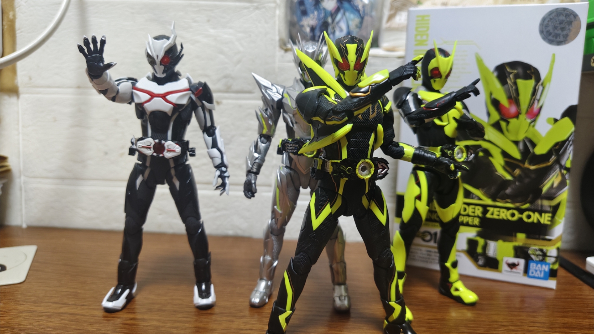 万代假面骑士01,闪耀蝗虫shf!(越看越好看的一款)