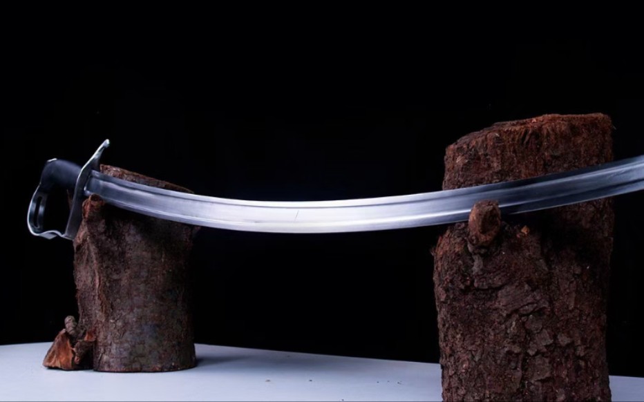 命 始 于 刃 火星四溅的波兰军刀对练!波兰刀天下第一!贵阳弓剑手对练