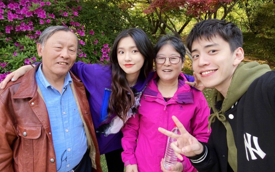 王大陆去见林允父母 四人甜蜜出游