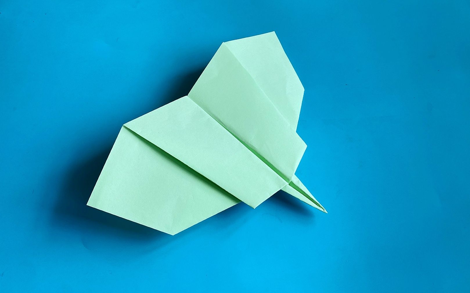 会飞的折纸滑翔机图片