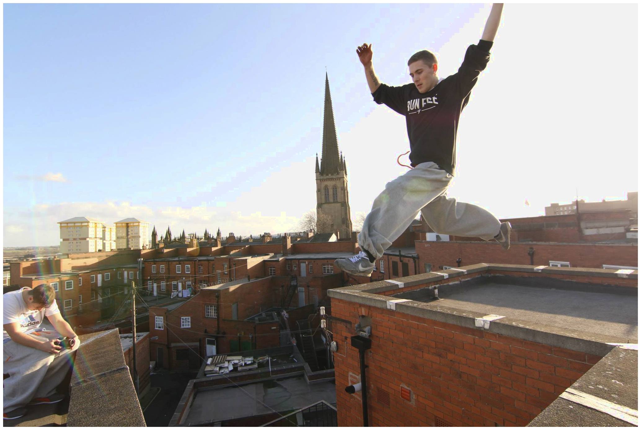 街头跑酷的多种花样网友真希望别出事
