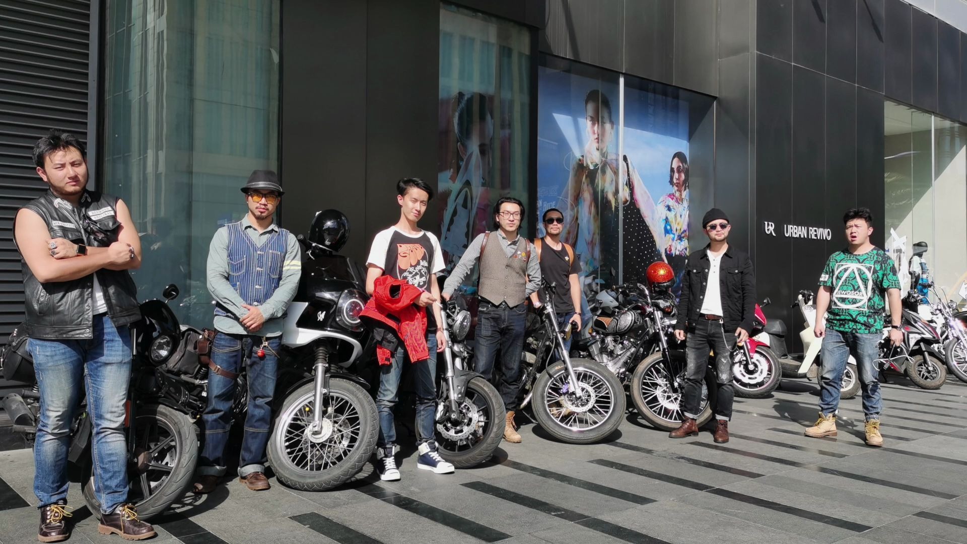 周末时光,和俱乐部好麻吉们一起溜车逛机车复古集市(鬼市),是真的酷