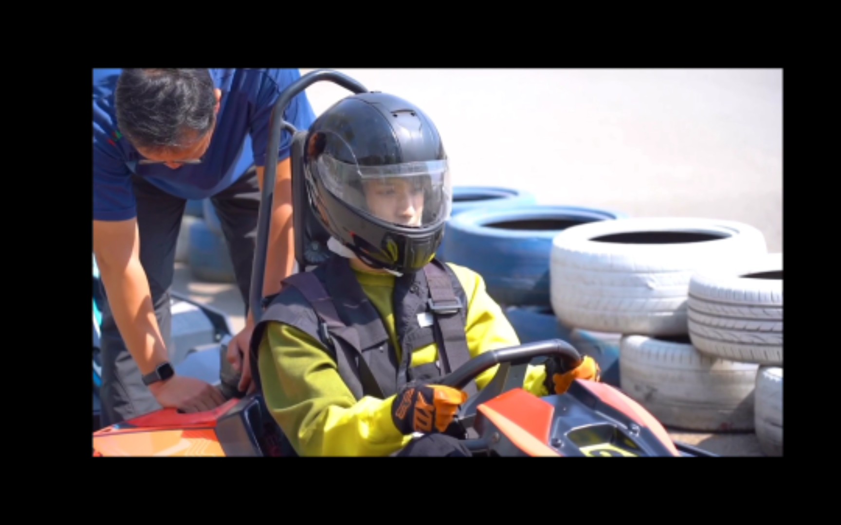 严浩翔开卡丁车2.0好帅呀!