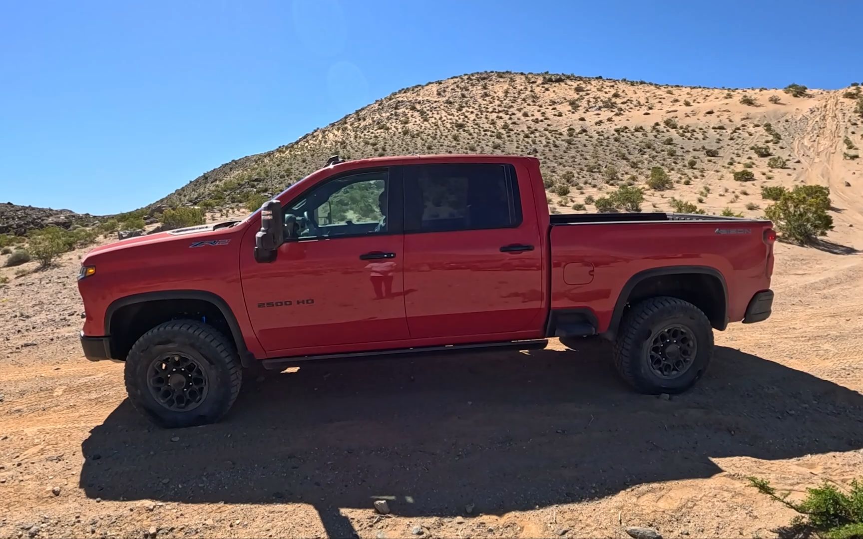 2024 雪佛兰西尔维拉多 2500hd zr2 野牛(杜拉麦克斯柴油) - pov 越野