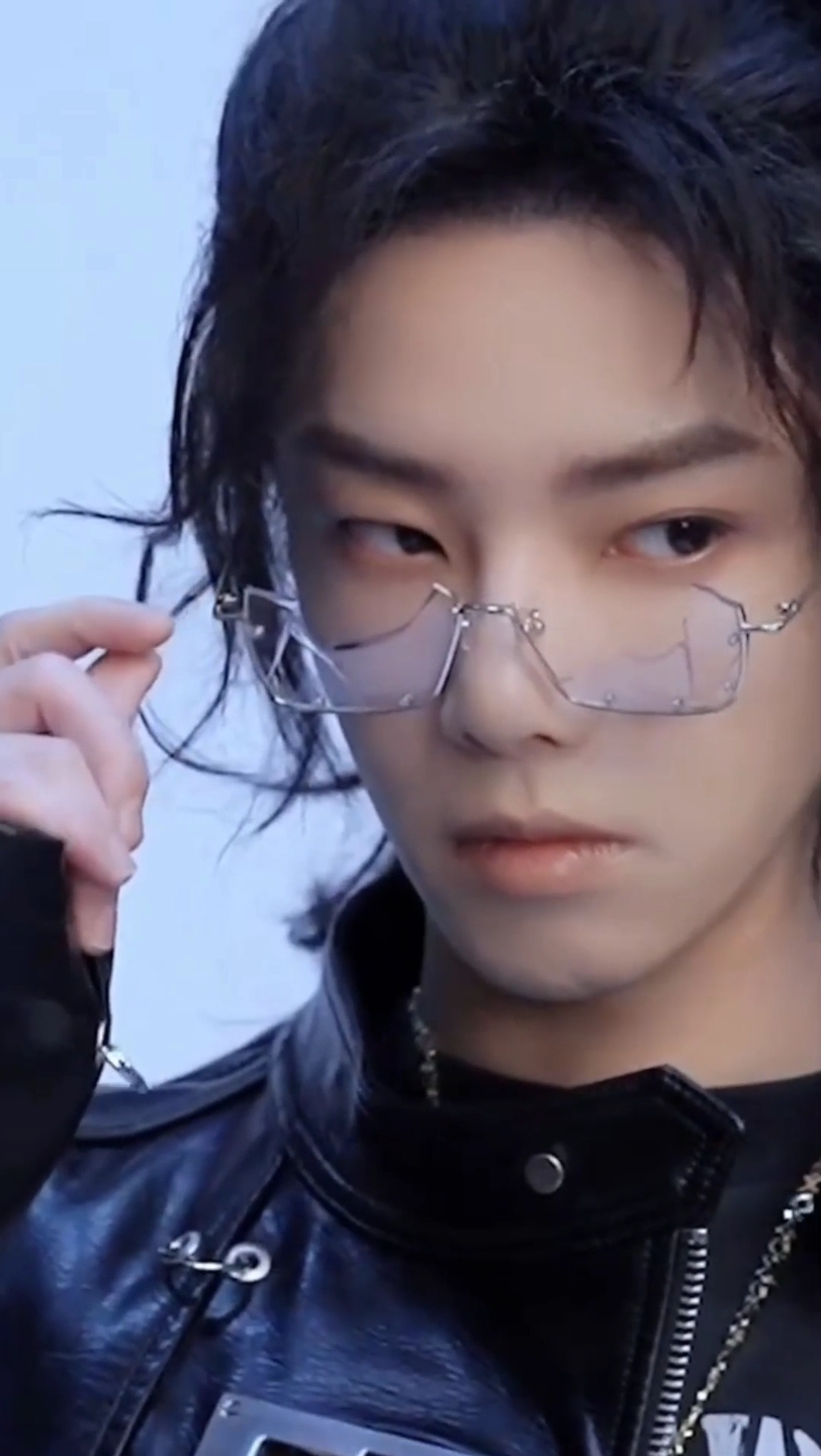 【华晨宇】来看眼神杀