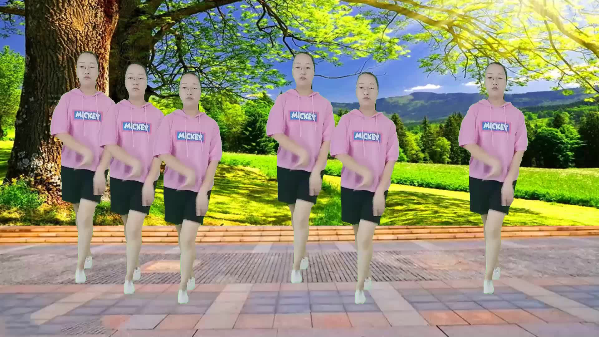 热门广场舞《红马鞍》火爆动感,大家都在跳