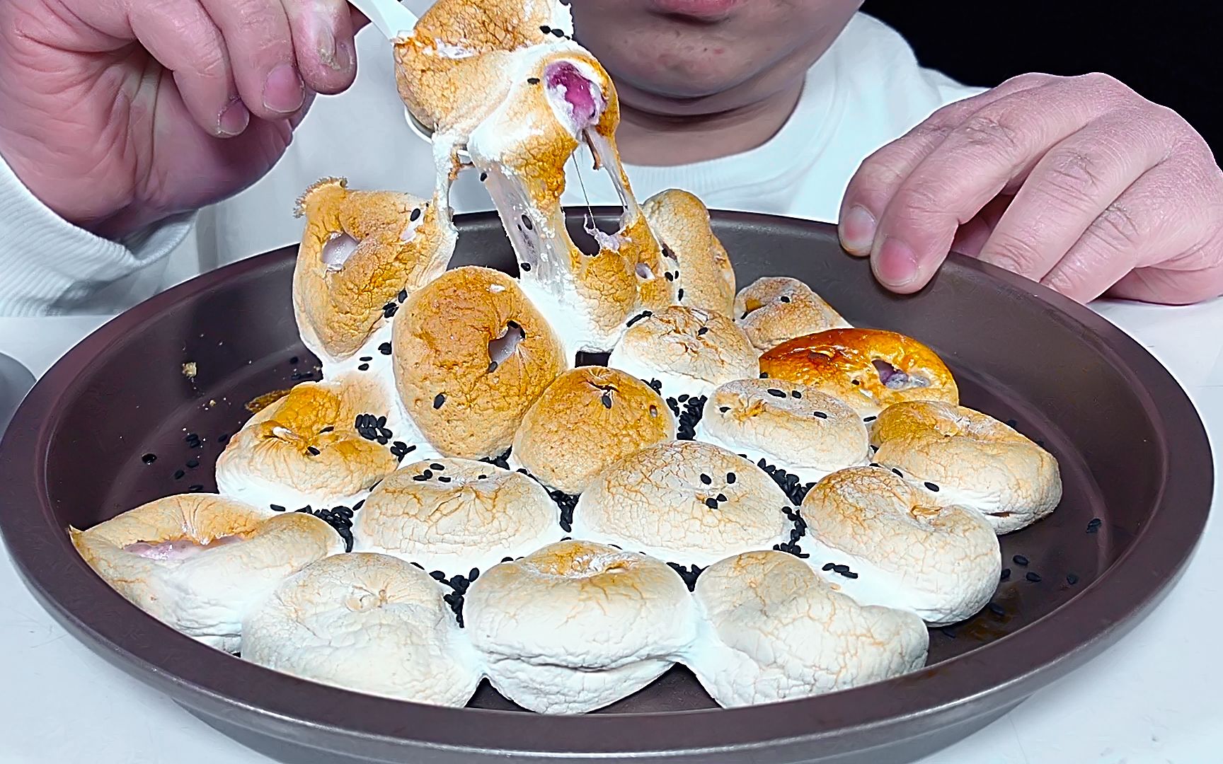 吃烤拉丝脆皮夹心棉花糖,听不一样的嚼音!