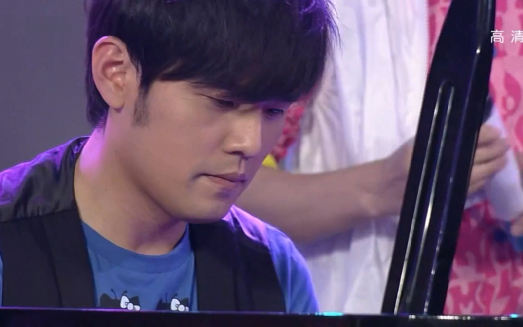 周杰伦即兴三键成曲 也太好听了吧!