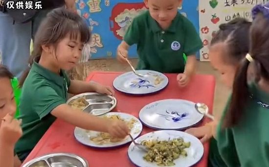 青蓝幼儿园特种兵式教育,吃饭洗衣全靠自己,六岁小孩有五年工龄哔哩哔哩bilibili