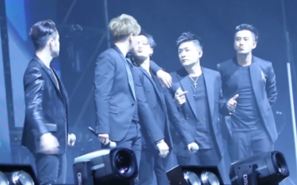 [闺蜜] 鑫多世纪之吻 mic男团 2016北京演唱会 饭拍超清(重制版)