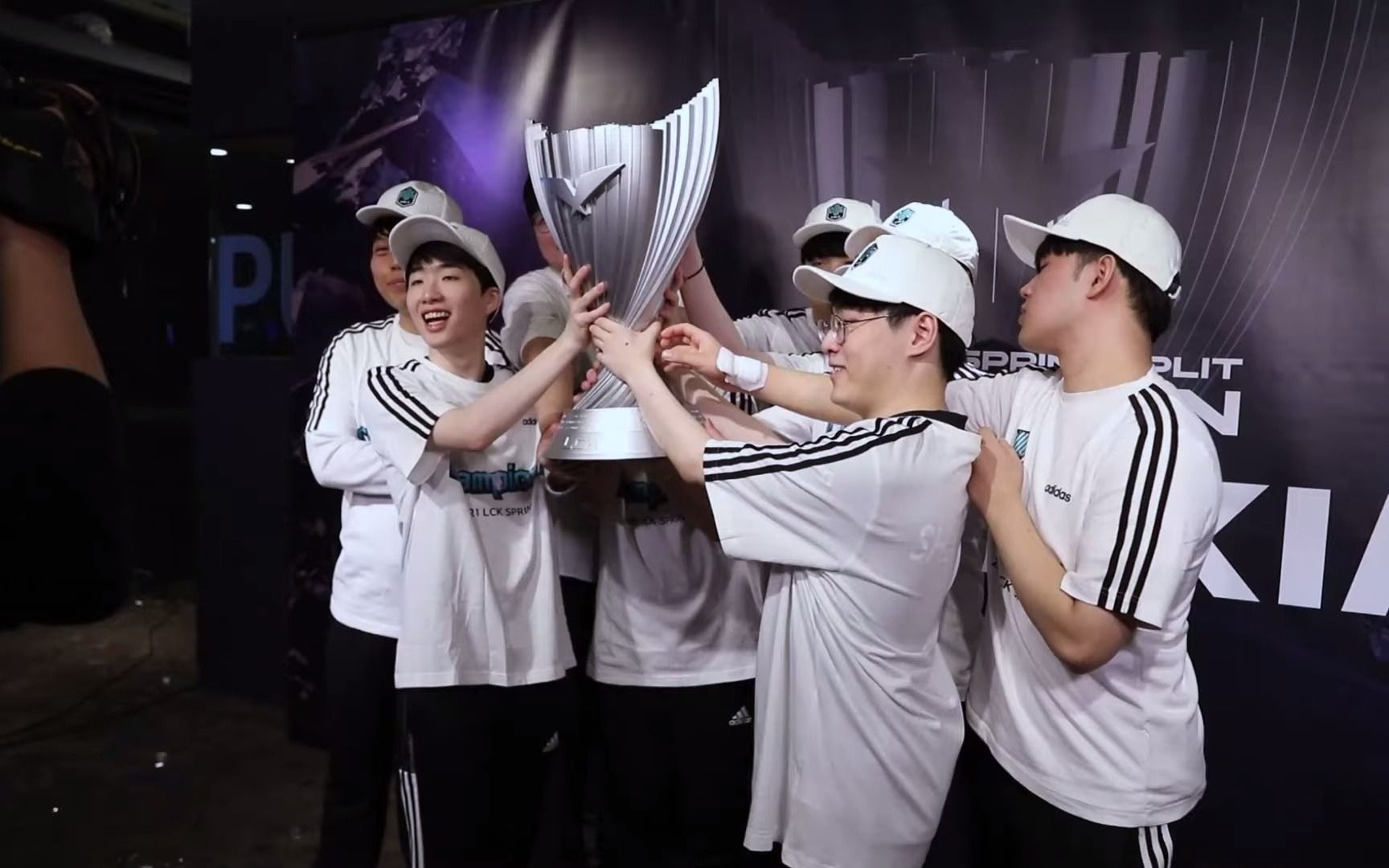 【dwg kia】捧杯吧!dk!dk春冠幕后花絮