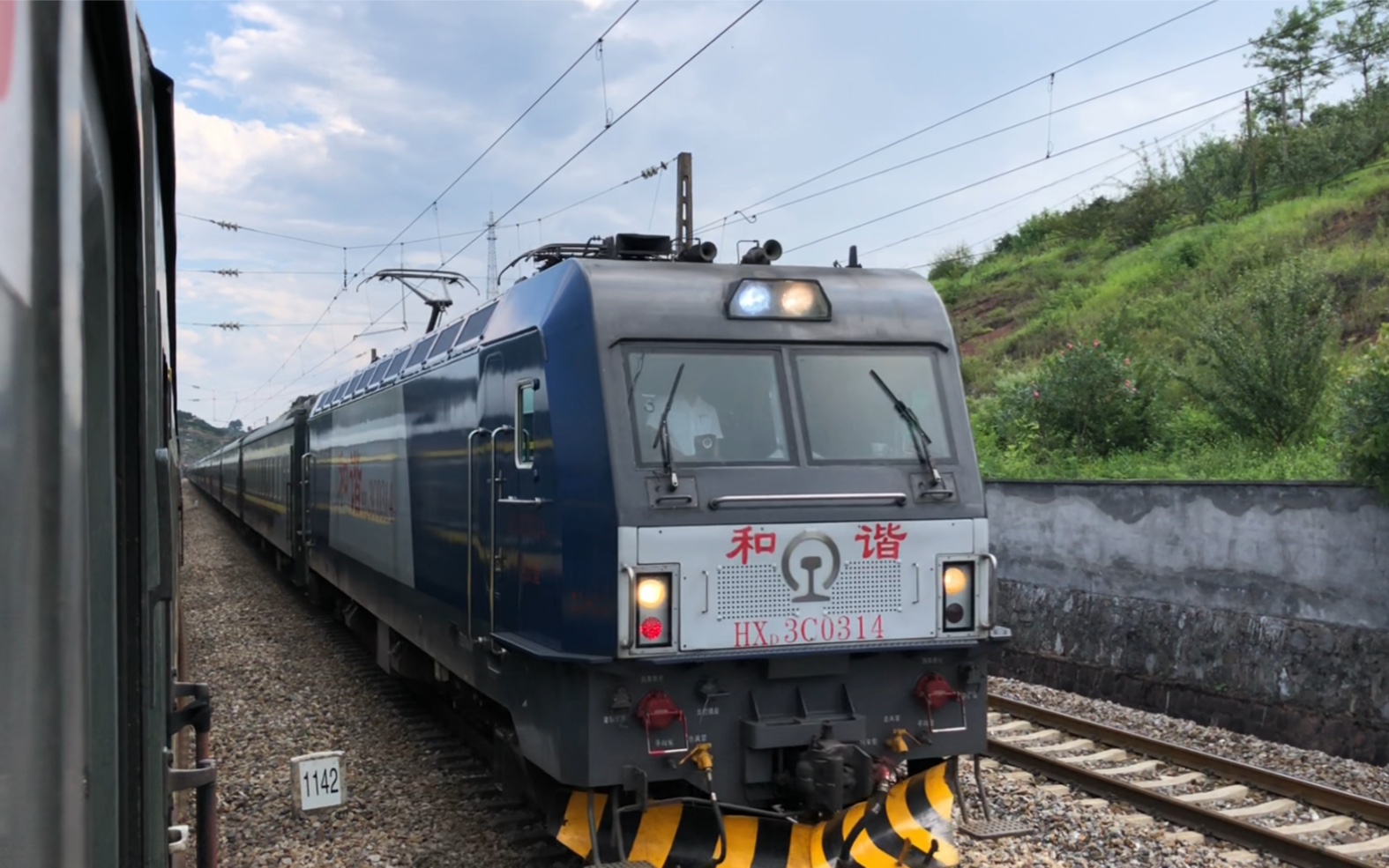 普速列车焦柳线k13742019年7月24日本务广铁长段hxd3c0314