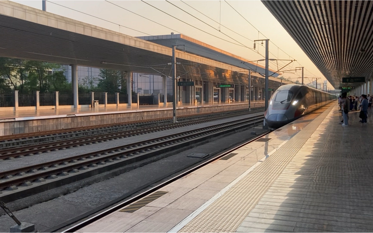 cr400af进赤壁北站