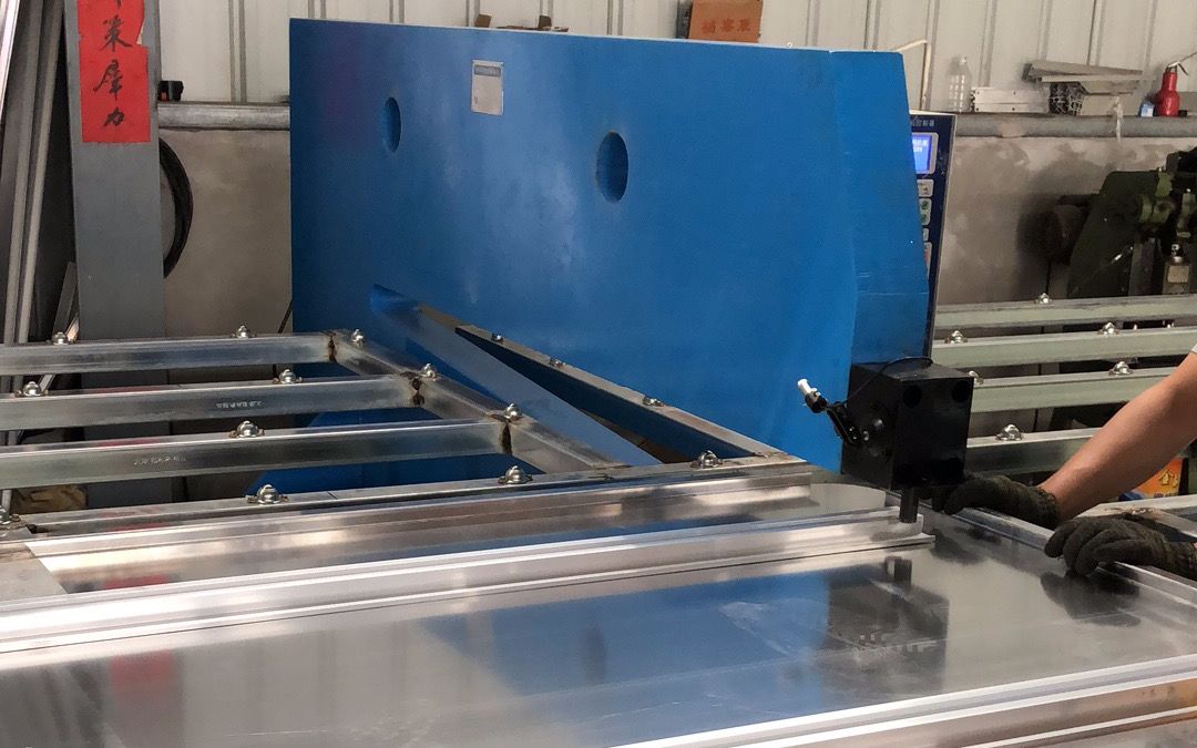 武汉埃瑞特标志牌铆钉机,标志牌铆接机,路牌自动铆钉机_哔哩哔哩 (゜