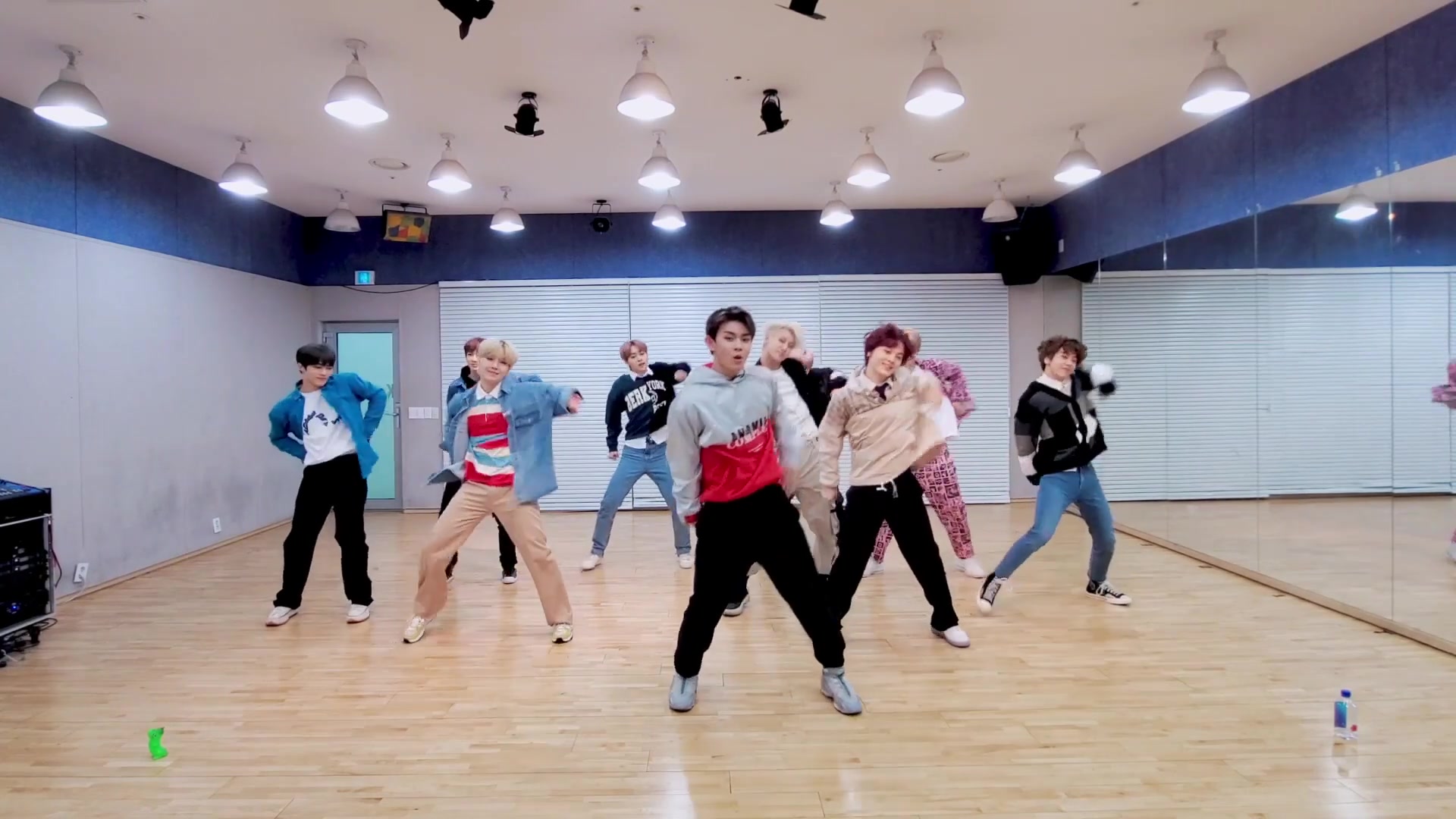 [图][MV] TOO - Take It Slow (Dance Practice Video)