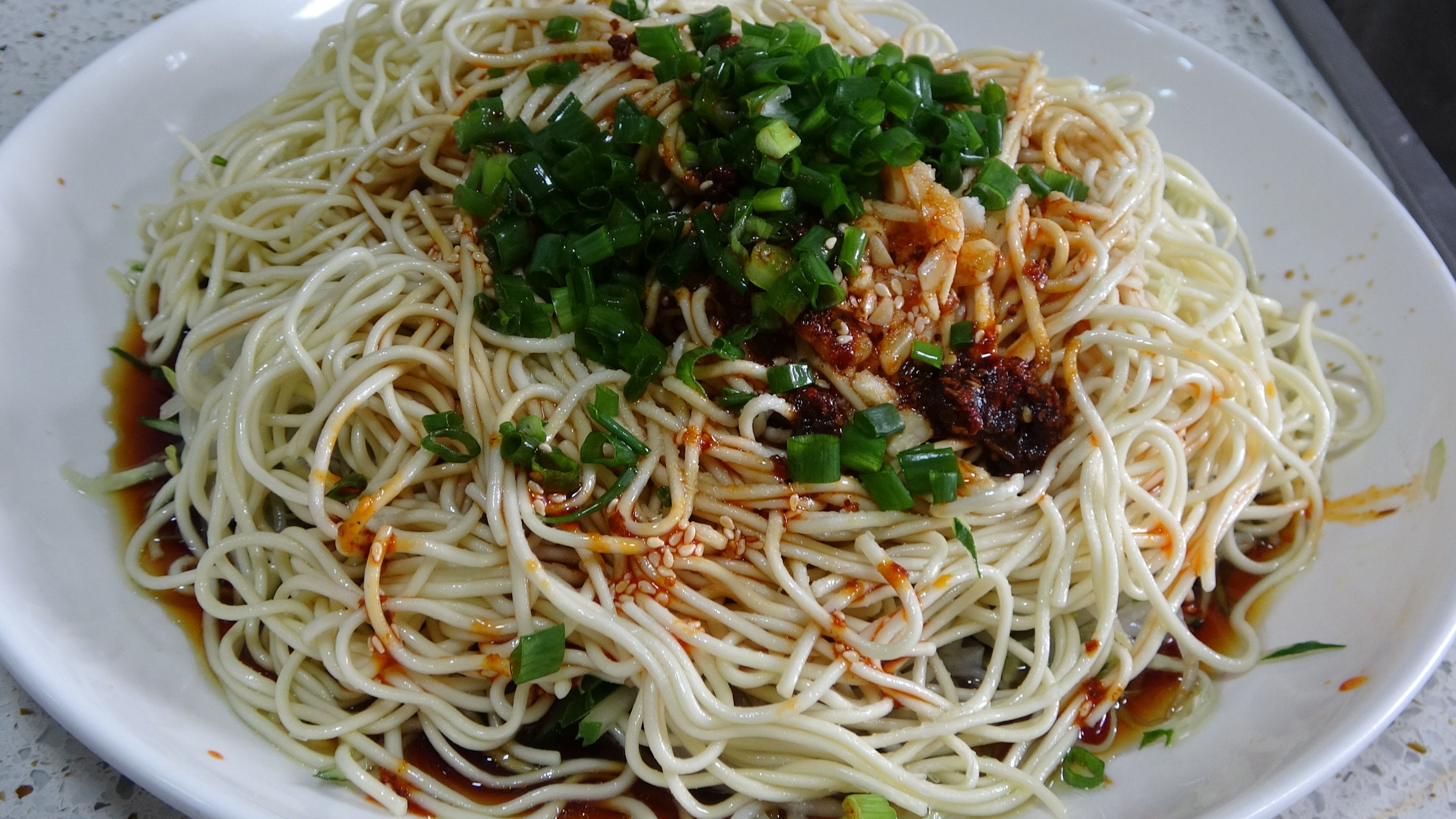 夏天一定要吃的"凉面",简单快速,清爽解腻,大口吃嘎嘎香