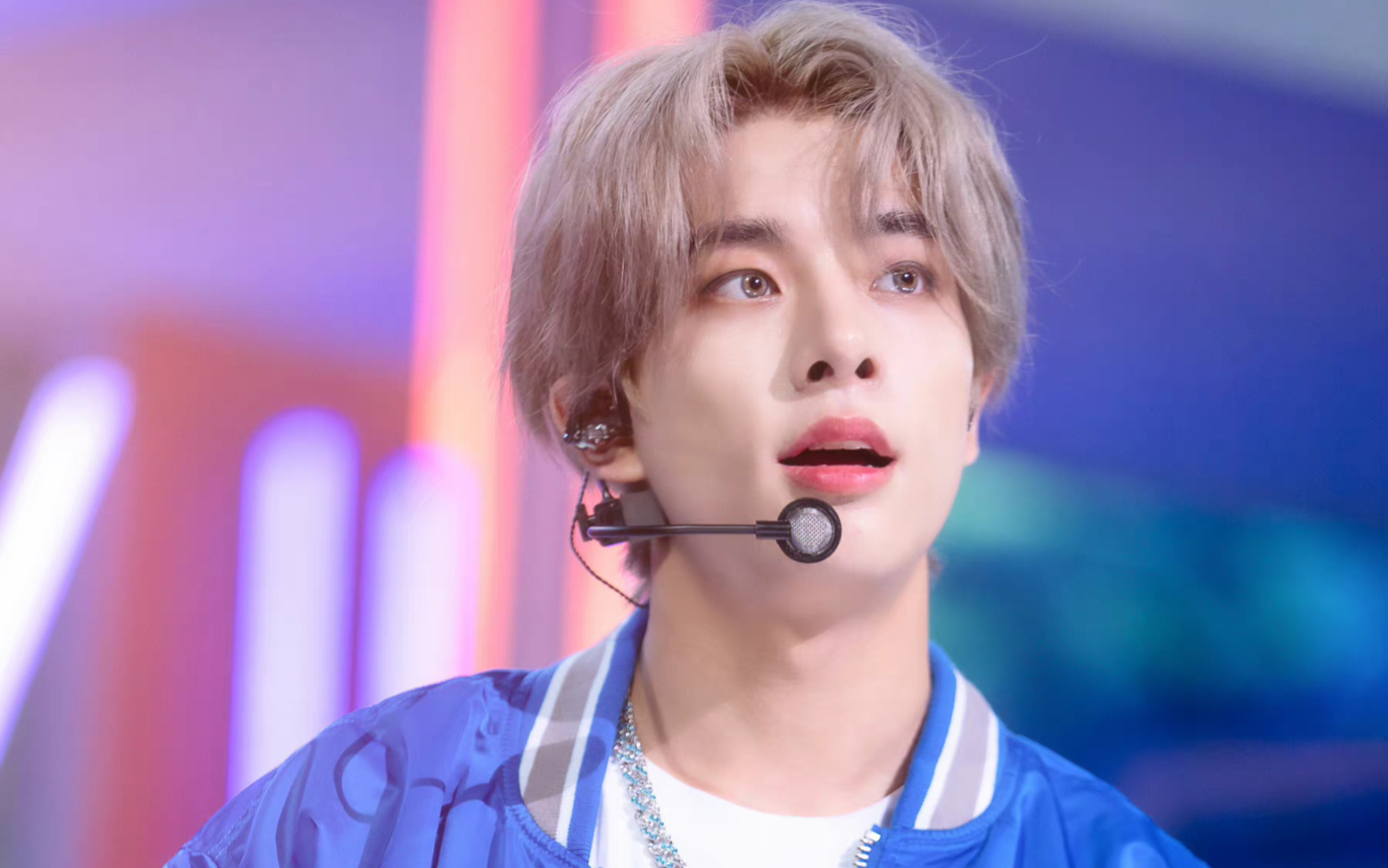 enhypen-沈载伦 future perfect(pass the mic)直拍一键换装 蓝色外套