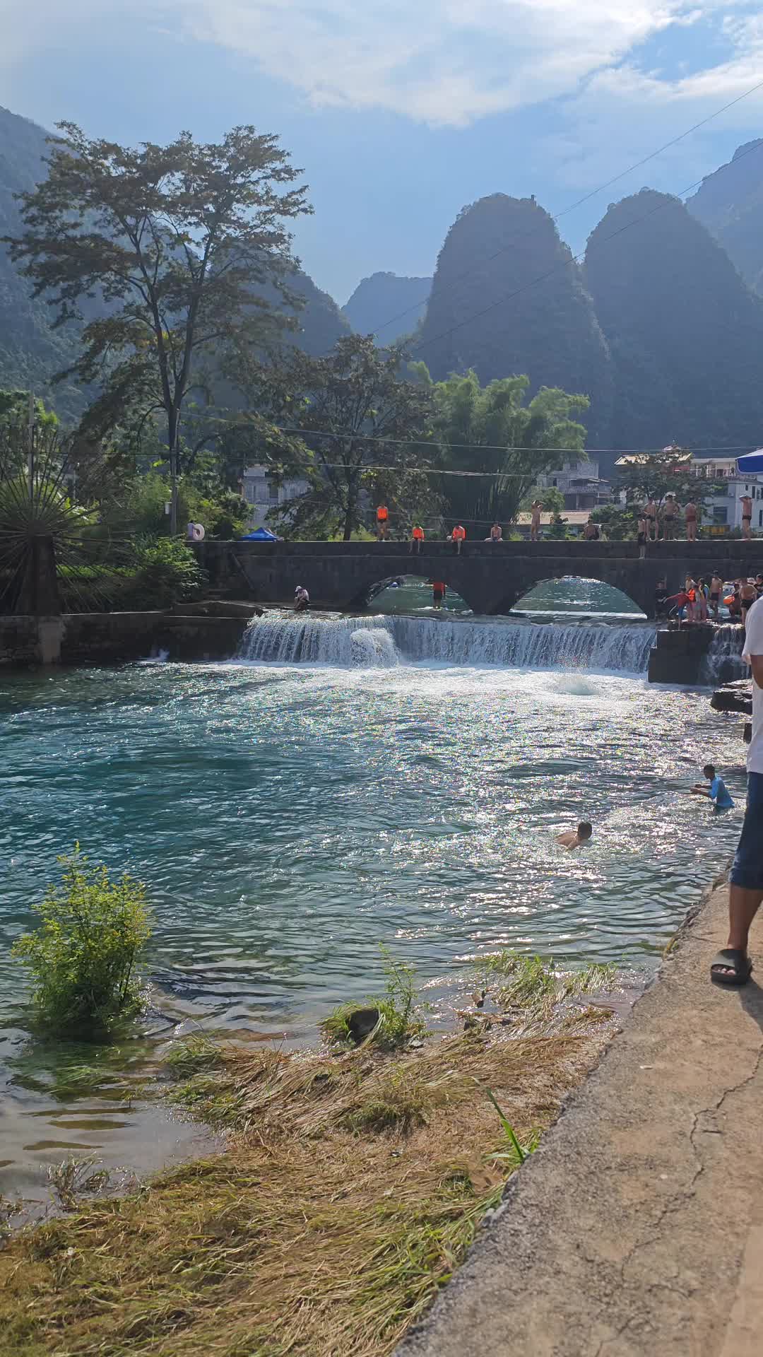 广西河池都安吞榜天窗游泳