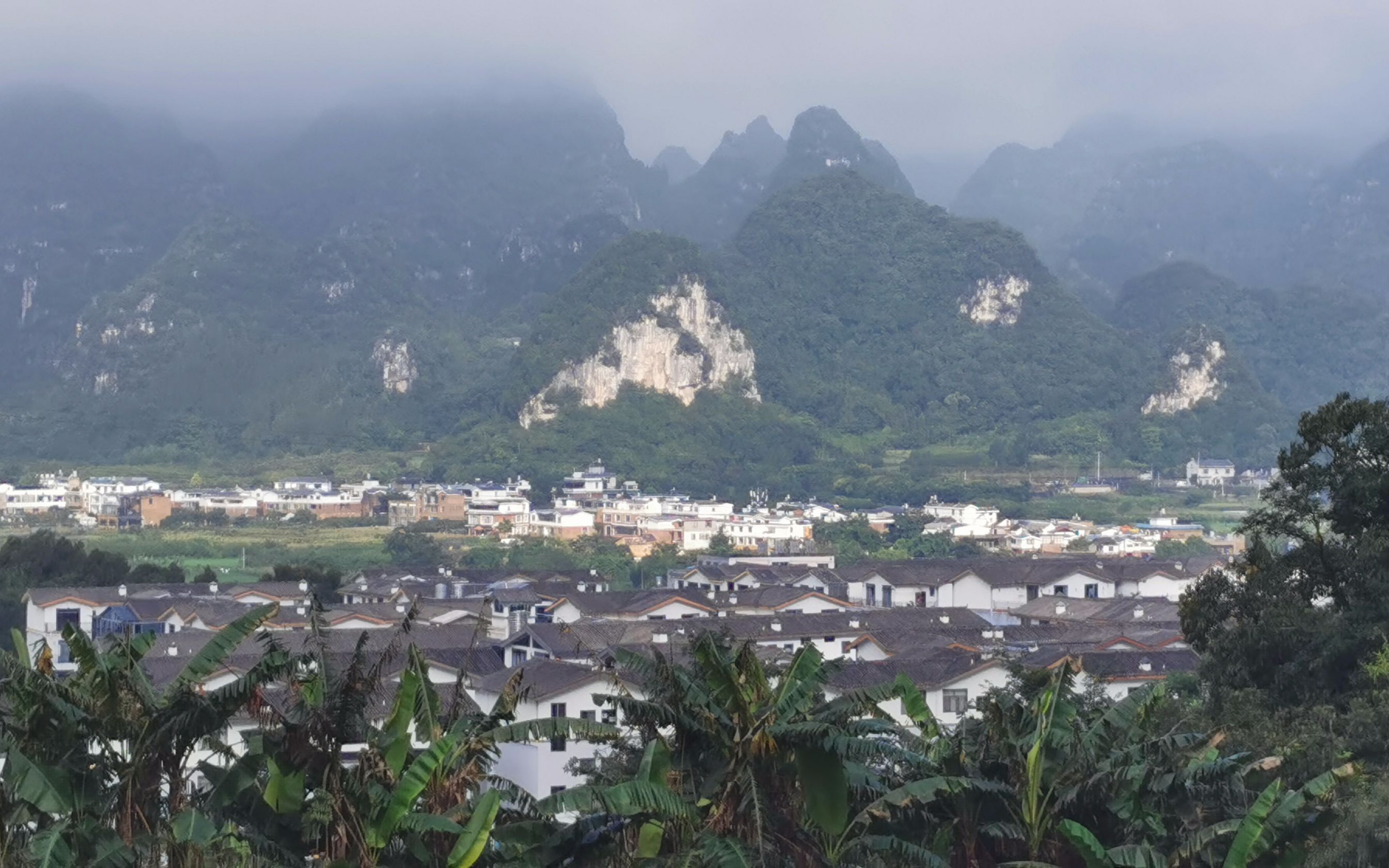 清晰准确地推荐几个贵州的房车驻车地,兴义、乌蒙山、娘娘山、娄山关、旧州等,精心整理细致地介绍周边环境,驻车条件,收费标准及导航设置等,有需...