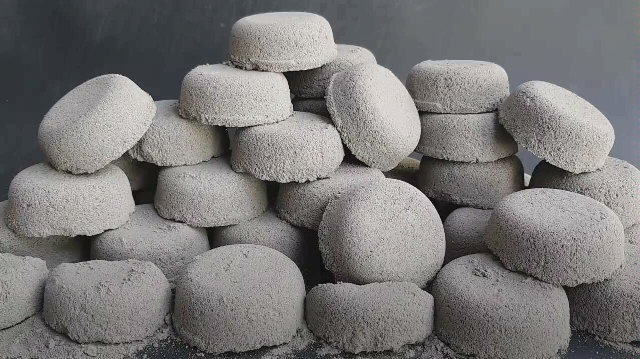 捏不住的沙,不如扬了它--捏粉粉的水泥块1