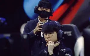 Descargar video: 【Bengi&Faker】“这次我换上西装站在你身后，陪你走完最后的路”