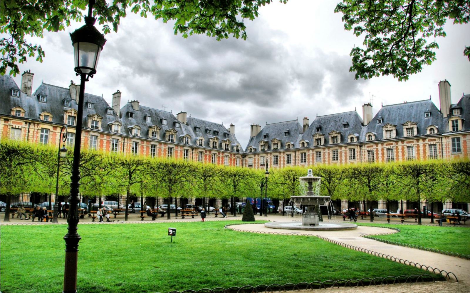 【行路男】法国季第4集 巴黎孚日广场:自以为是贵族的男人都在这个