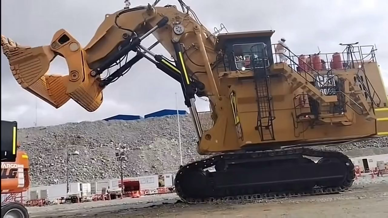 卡特彼勒cat6060挖掘机/卡特6060挖机,近距离感受这600吨的大家伙