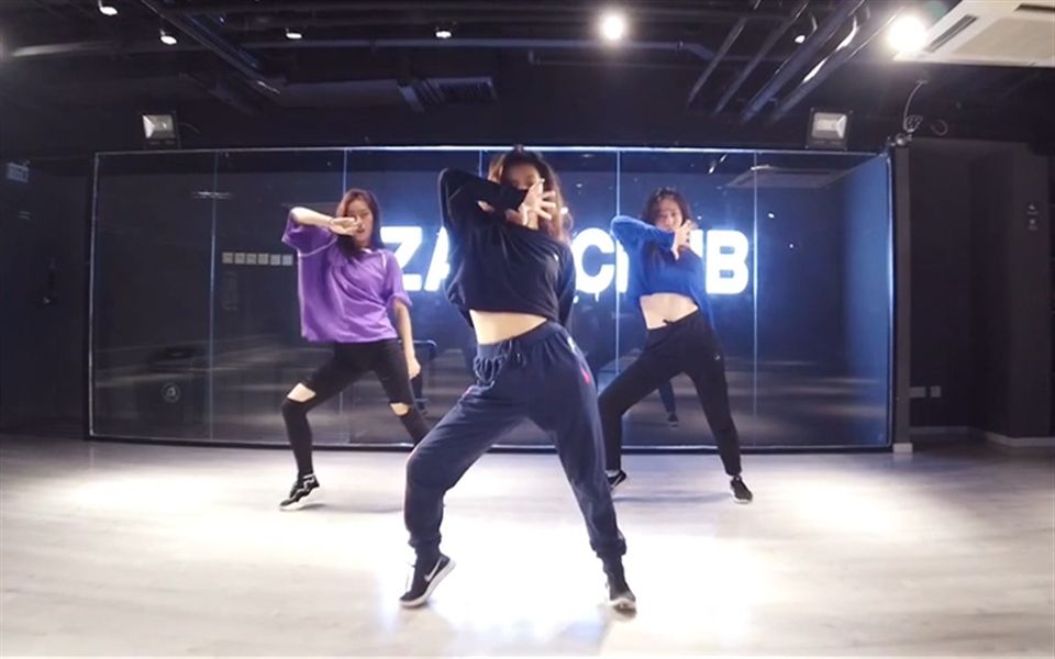 活动作品zahaclub高直课堂视频killthisloveremix