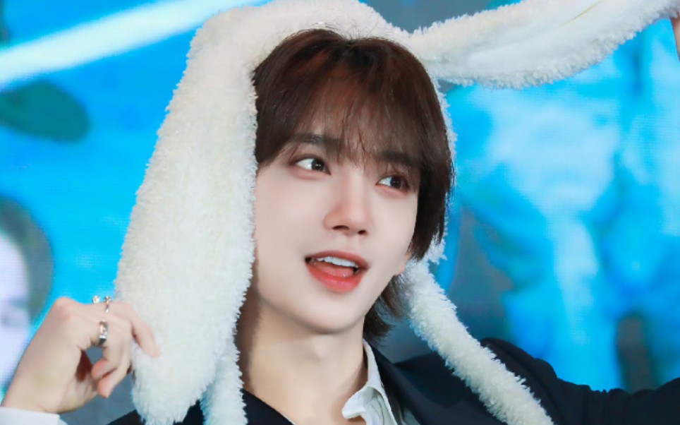 洪知秀|你猜他为什么是签售会的神?可爱到想让人亲他一百下!