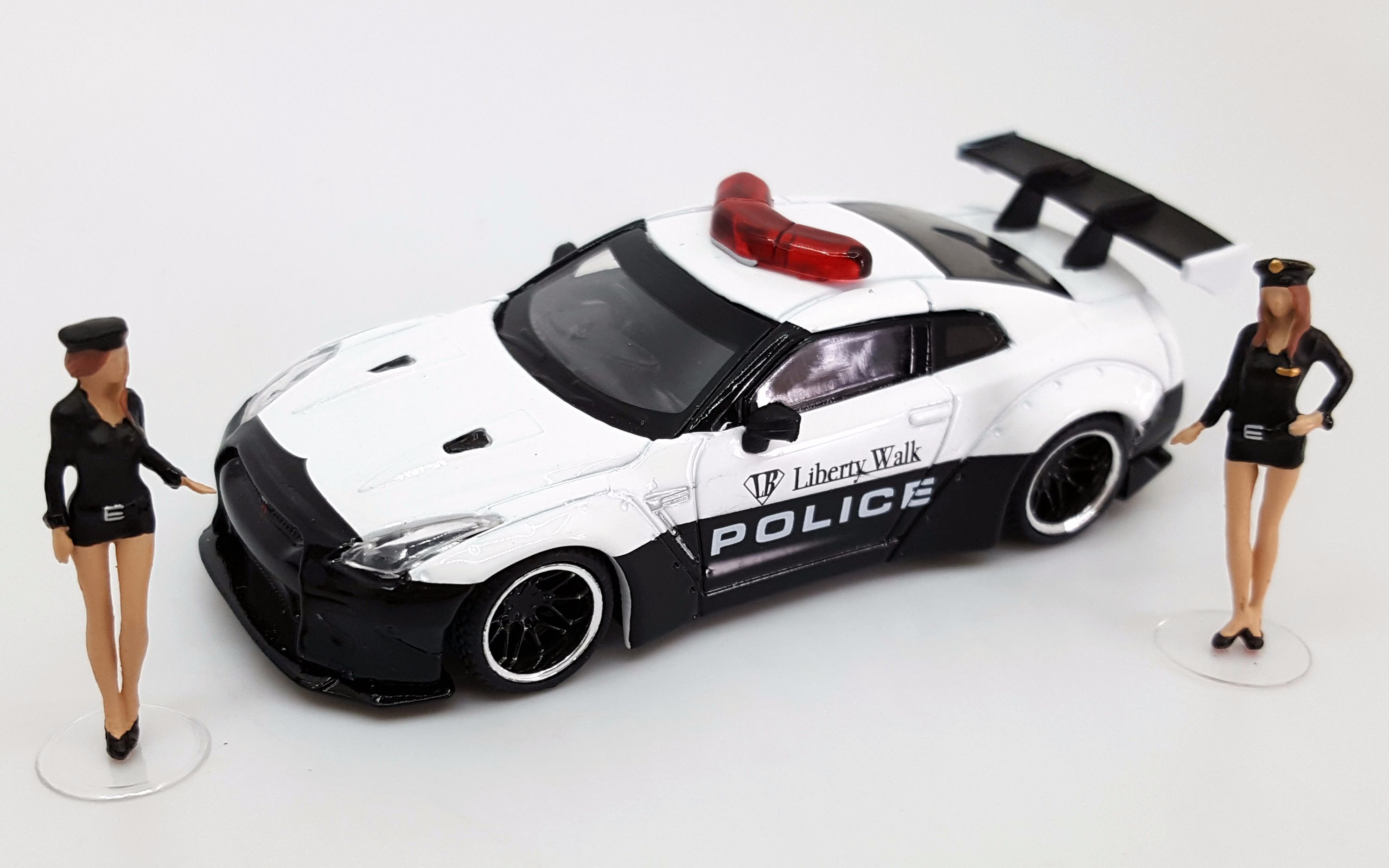 东知爱了爱了minigt女警lb涂装gtr警车