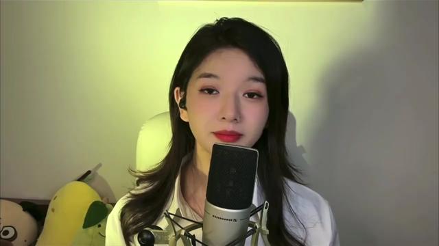 时隔两个月 雪梨再度唱起 王心凌自己写的《黏黏黏黏》 小动作 小表情