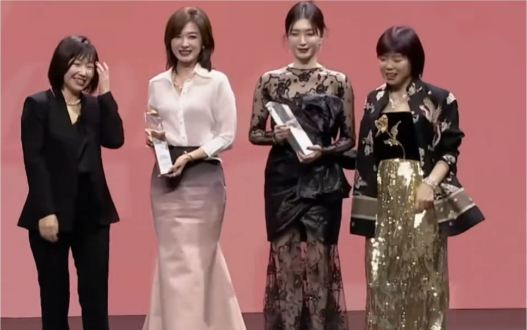 恭喜 #万茜 #江疏影 获得年度风尚品质演员 #费加罗风尚盛 女明星的