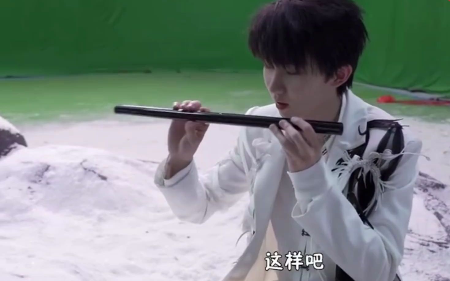 马嘉祺射箭翻车队友好尴尬啊马嘉祺你看到了啦有点尴尬允悲马嘉祺和别