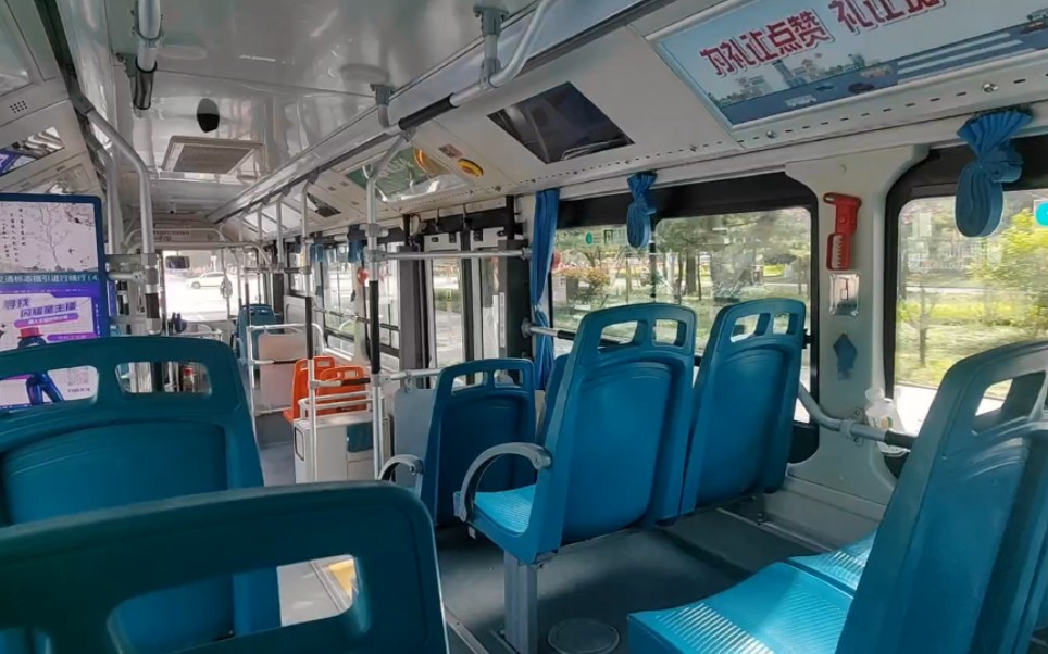 【公交车最后一排】由一加9拍摄