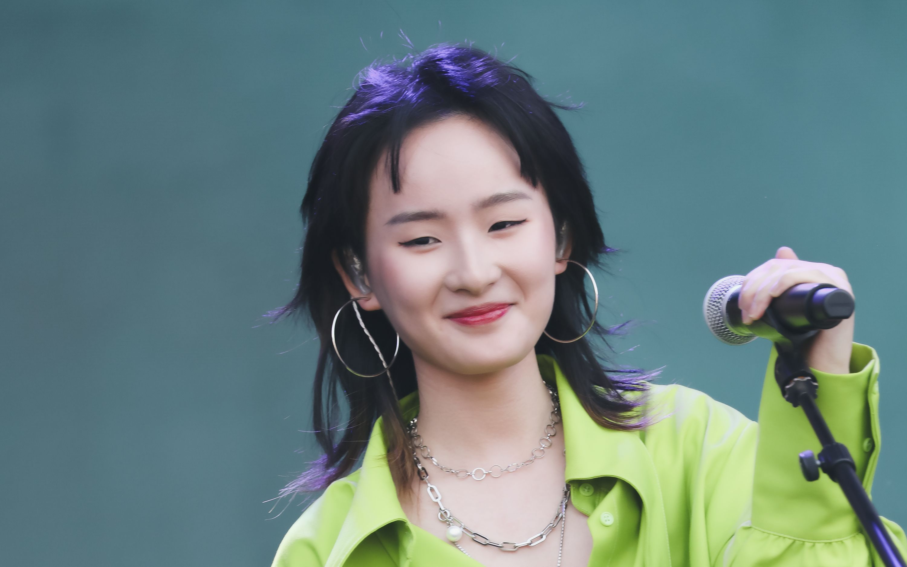 张钰琪 听了这首歌 和所有的的烦恼 说 拜 拜 /击败录音棚的live现场_哔哩哔哩_bilibili