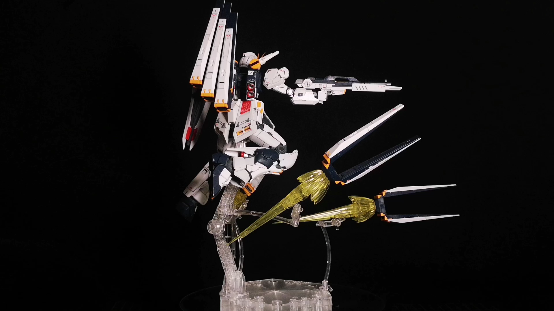 万代模型 rg牛高达 特效浮游炮静态旋转展示