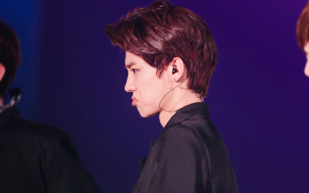 鹿晗饭拍 growl咆哮混剪 by lovesick