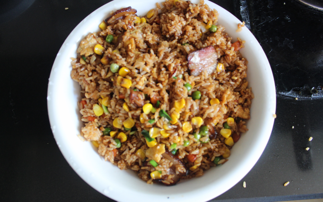 烟熏肉炒饭