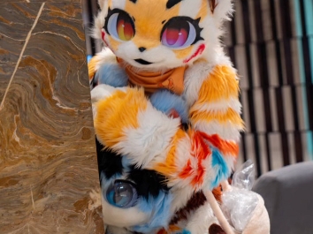 #兽装fursuit #fursuit #极致偷感 偷感最重的一集,蛇叔的头归我啦~哔哩哔哩bilibili