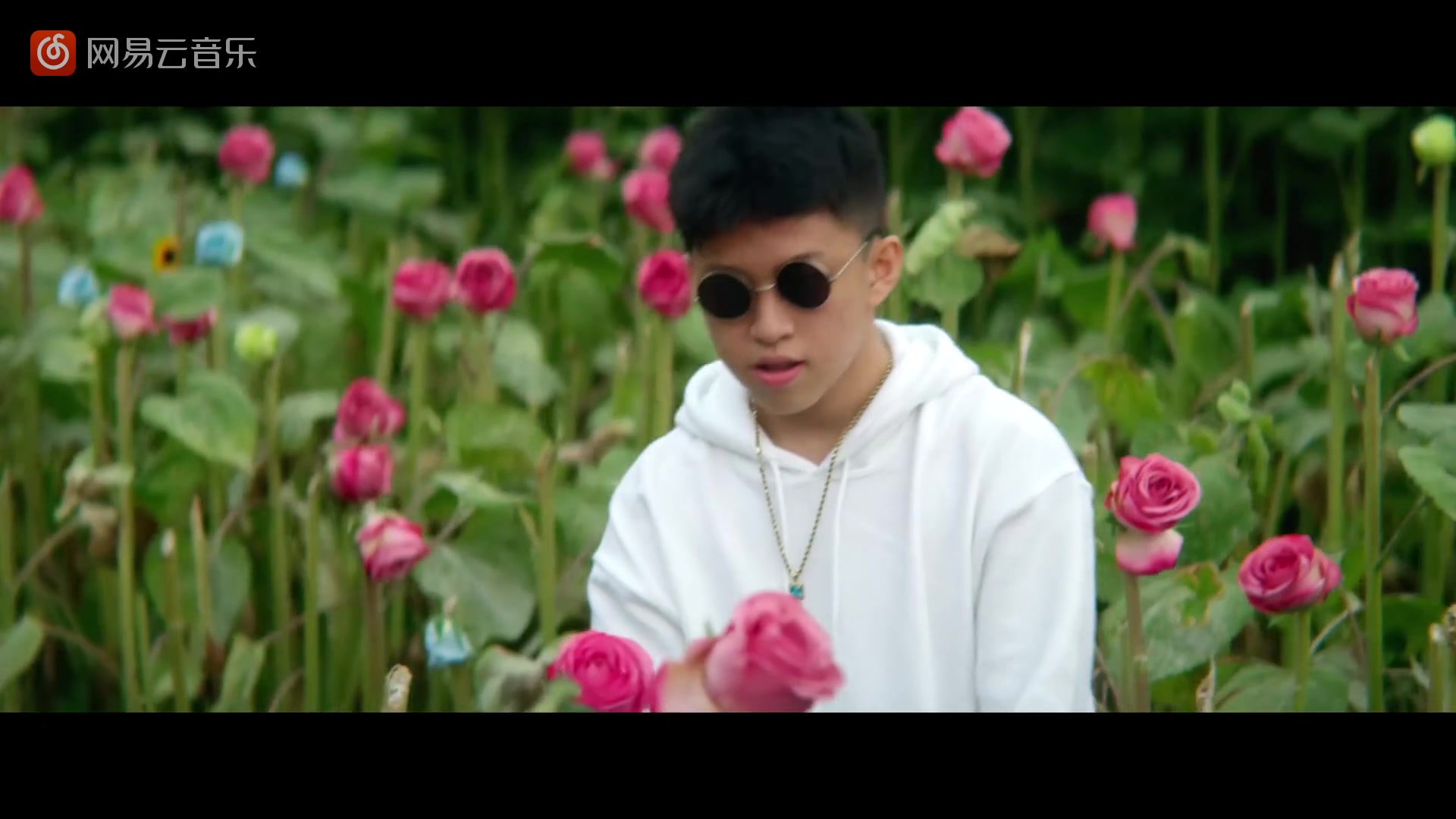 腰包小哥终于发新歌了-- rich chigga