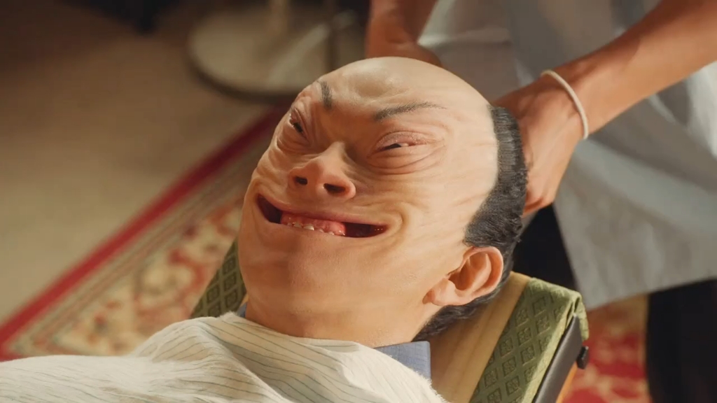 这个理发师的操作也太奔放了