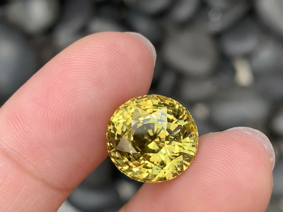 金绿宝石11.11ct闪耀的钻石切割