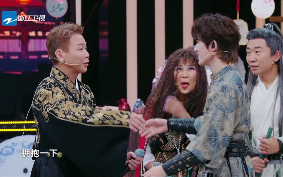 陶喆宋亚轩首次见面惊喜拥抱,献唱《小镇姑娘》两人合唱《普通朋友》!