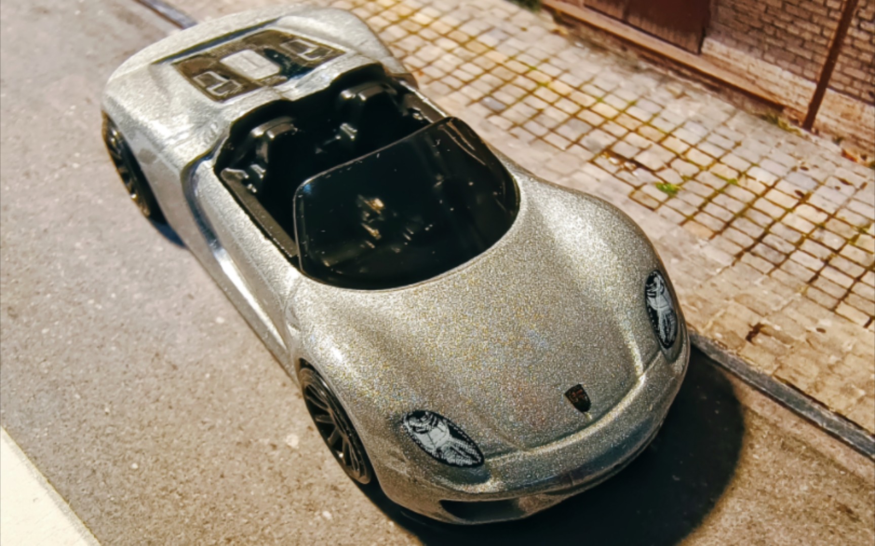 风火轮普卡保时捷918 spyder合金小车与街道场景