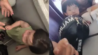 Скачать видео: 孩子飞机上哭闹，遭两女乘客带到厕所立规矩，孩子奶奶被关在外面