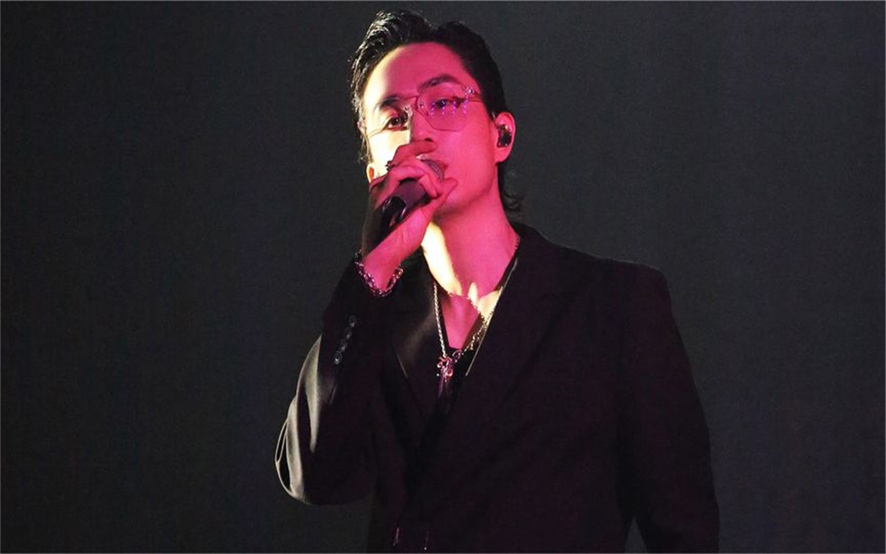 李承铉天上飞舞台有多绝低音炮配眼镜杀戚薇的快乐我懂了