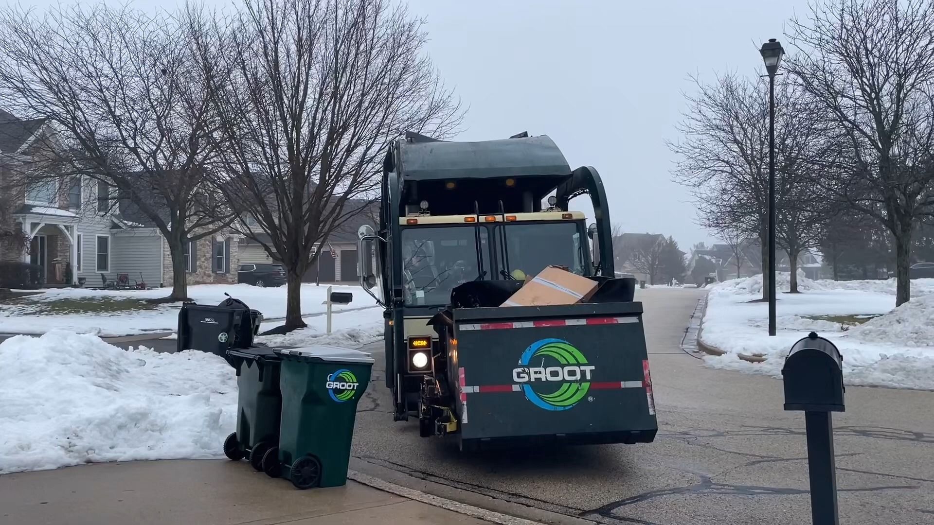 【垃圾回收】mack前装压缩式垃圾收集车在冬季工作