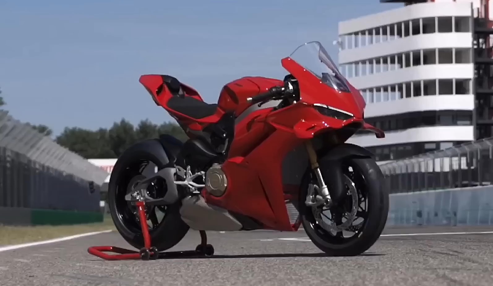 all new 2025 ducati panigale v4